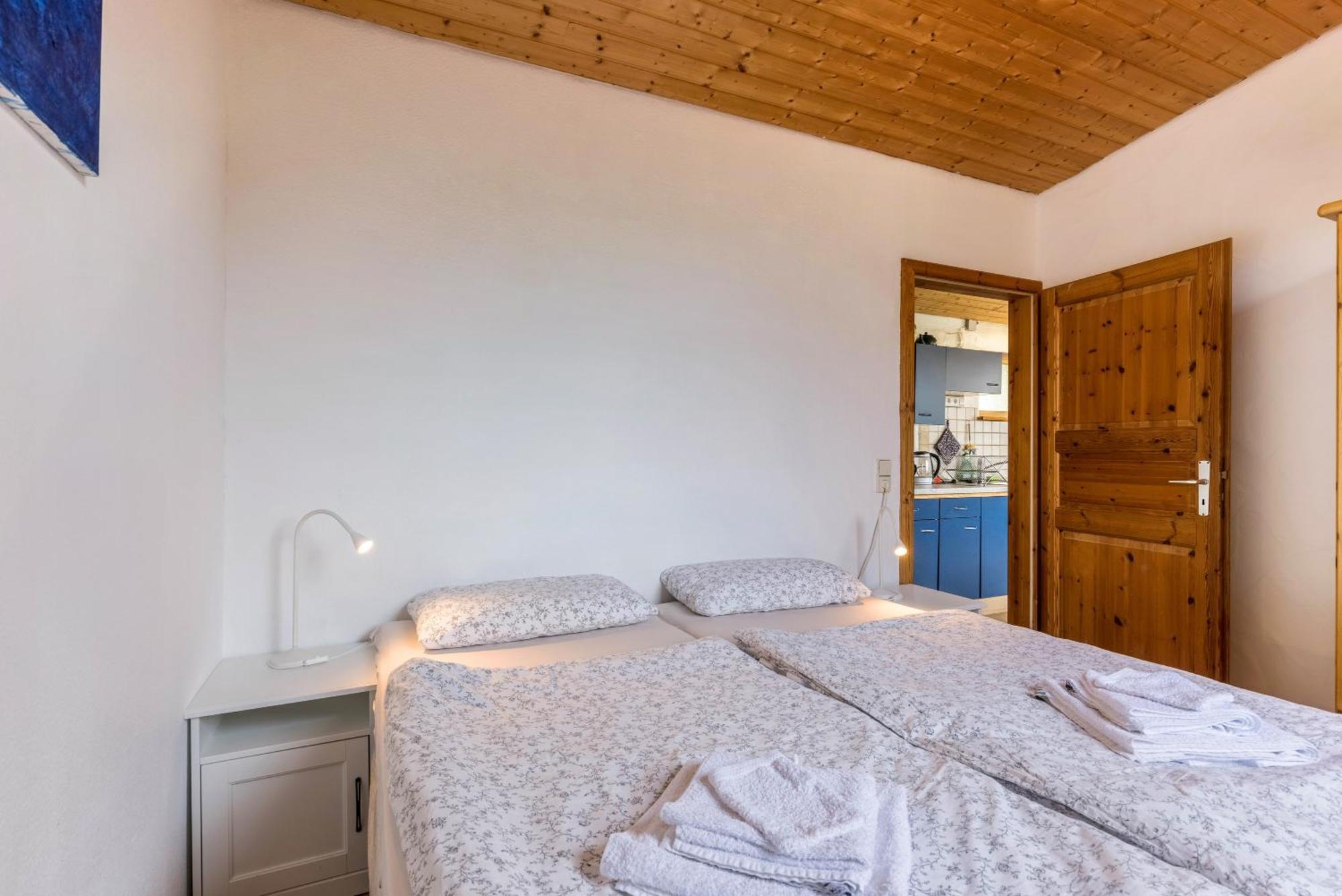 Ferienwohnung Am Samuelstein Bad Urach Esterno foto