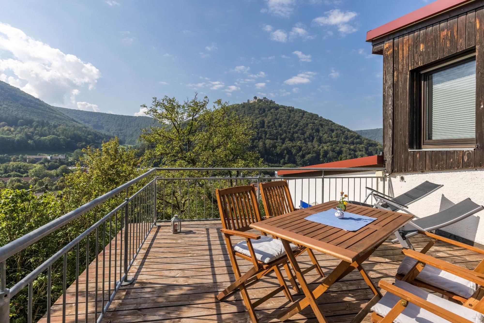 Ferienwohnung Am Samuelstein Bad Urach Esterno foto